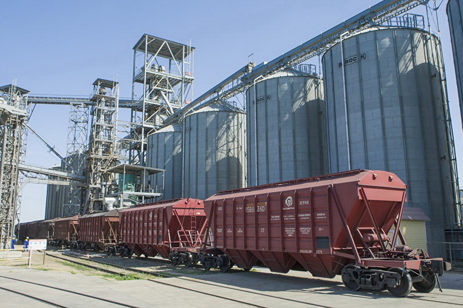 Німеччина організує перевезення зерна з України