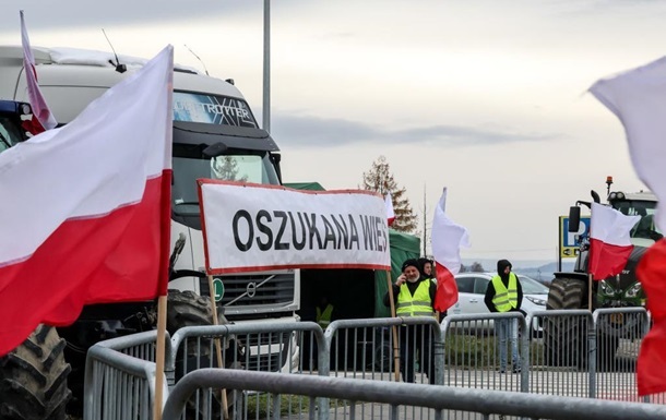 Фермери Польщі відновили протести на кордоні з Україною