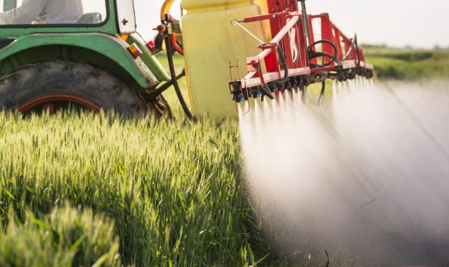 Оприлюднено перелік небезпечних пестицидів заборонених в ЄС, але дозволених в Україні